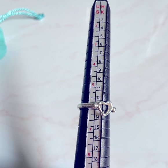 ❗️SOLD❗️ Tiffany & Co. heart Ring - Picture 3 of 3